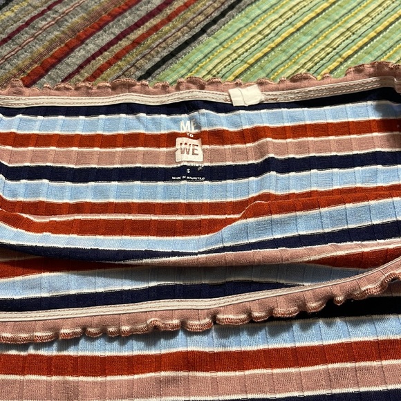 Me to We cute off the shoulder top. - Picture 3 of 3